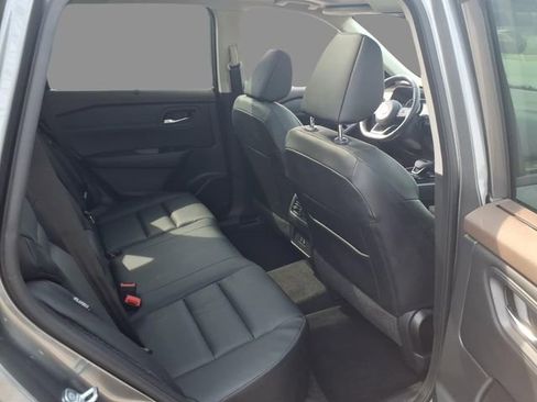 Used 2023 Nissan Rogue SV w/ SV Premium B Package image 11