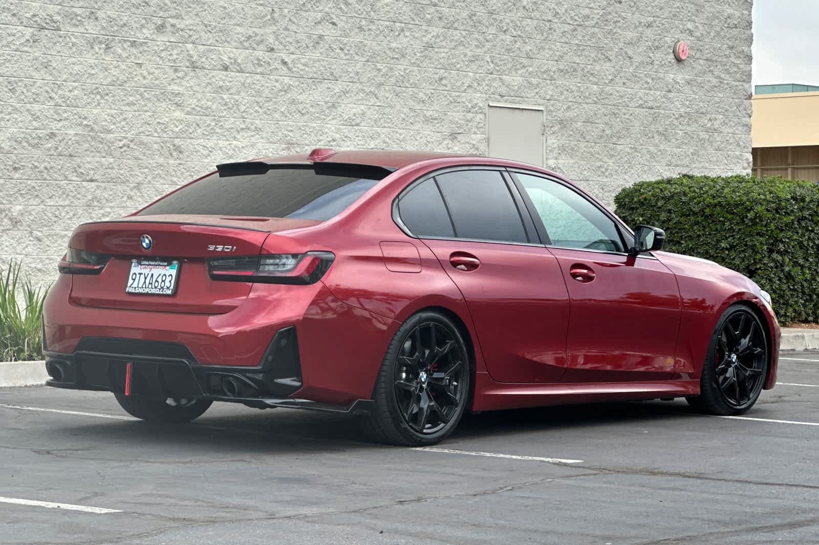 Used 2025 BMW 330i Sedan w/ M Sport Package RWD image 2