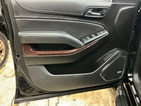 Used 2019 GMC Yukon SLT w/ Graphite Edition image 18