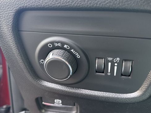 Used 2024 Jeep Grand Cherokee L Laredo AWD/4WD image 11