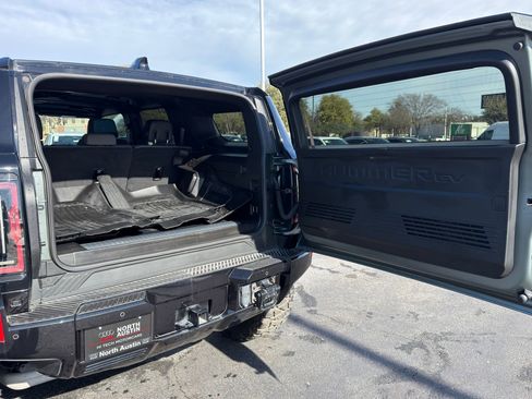 Used 2024 GMC Hummer EV 3X image 34