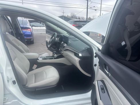 Used 2023 Nissan Altima 2.5 SV w/ SV Premium Package image 15