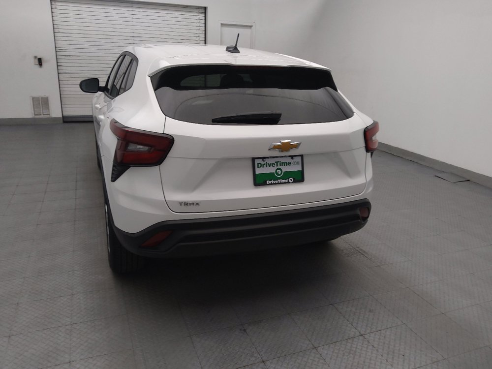 Used 2025 Chevrolet Trax LS FWD image 6