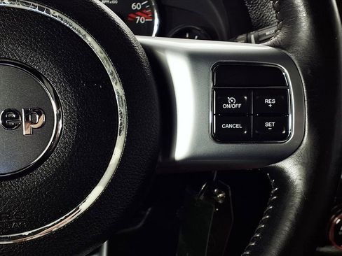 Used 2017 Jeep Wrangler Unlimited Rubicon image 11