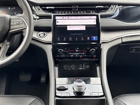 Used 2023 Jeep Grand Cherokee 4WD 4xe image 10