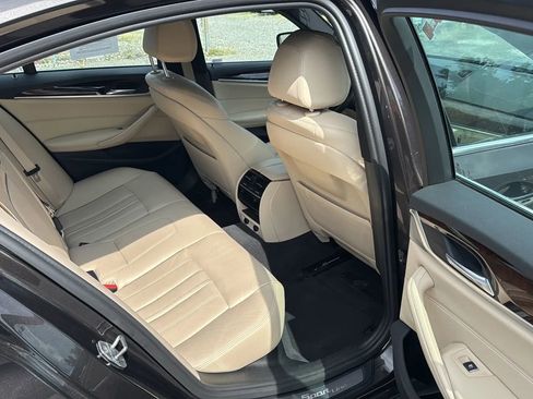 Used 2017 BMW 530i xDrive image 27