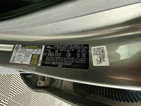 Used 2014 Kia Soul + w/ Primo Package FWD image 12
