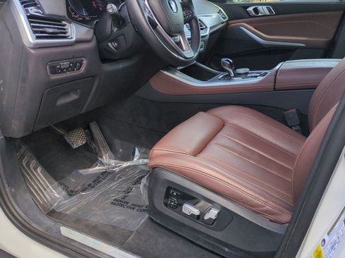 Used 2022 BMW X5 xDrive45e w/ Climate Comfort Package AWD/4WD image 17