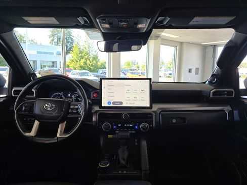 Used 2025 Toyota 4Runner TRD Off-Road Premium AWD/4WD image 35