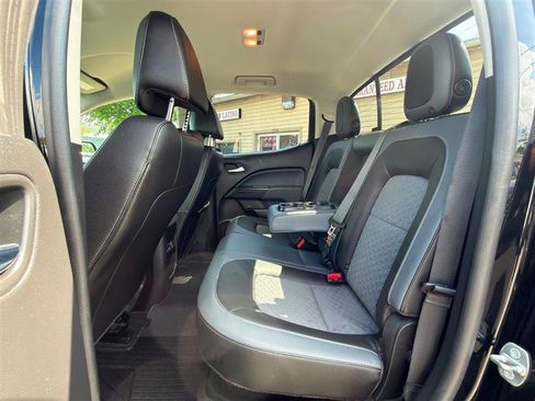 Used 2018 Chevrolet Colorado Z71 w/ Z71 Midnight Edition AWD/4WD image 19
