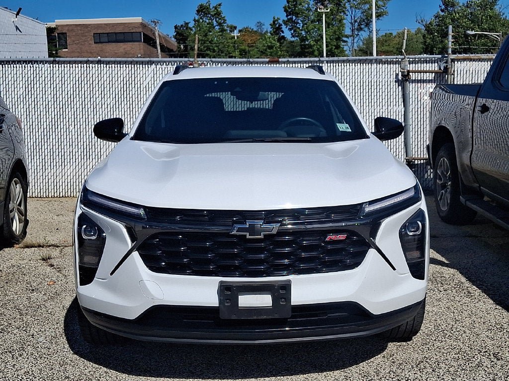 Used 2024 Chevrolet Trax RS FWD image 3