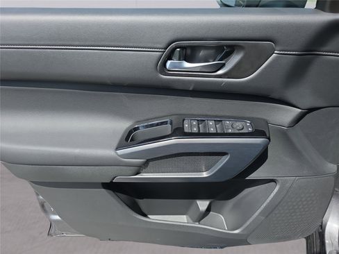 New 2026 Nissan Pathfinder SL w/ Cargo Package FWD image 17