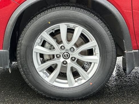 Used 2018 Nissan Rogue SV w/ Premium Package image 30