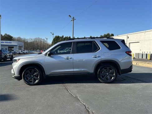 Certified 2025 Honda Pilot Sport image 22
