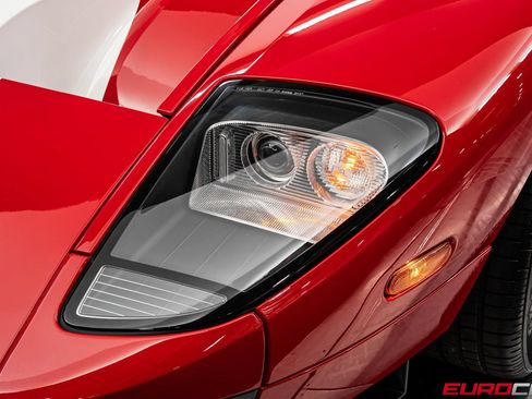 Used 2006 Ford GT RWD image 12