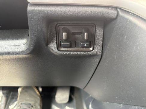 Used 2025 Ford Expedition Active AWD/4WD image 31