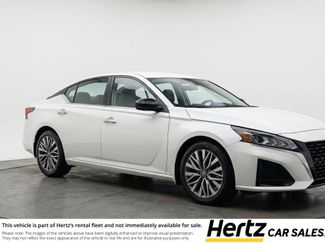 Used 2025 Nissan Altima 2.5 SV video 1