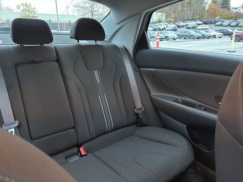 Used 2025 Hyundai Elantra SEL image 35