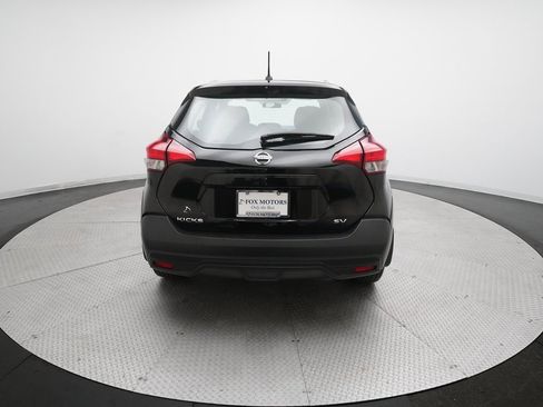 Used 2018 Nissan Kicks SV image 25