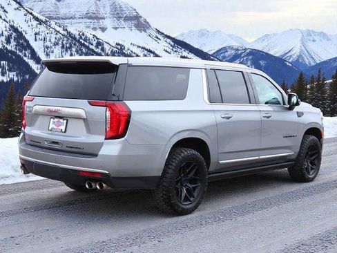 Used 2023 GMC Yukon XL Denali w/ Denali Reserve Package image 6