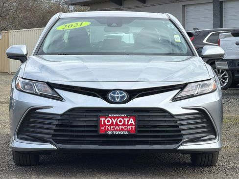 Used 2021 Toyota Camry LE image 6