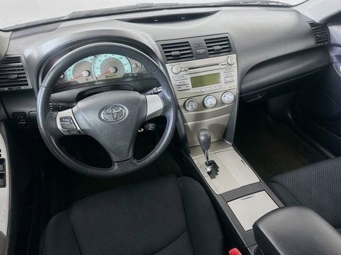 Used 2010 Toyota Camry SE FWD image 27