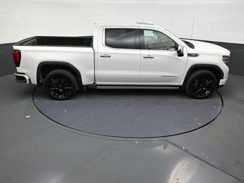 Used 2023 GMC Sierra 1500 Denali w/ Denali Carbonpro Edition AWD/4WD image 17