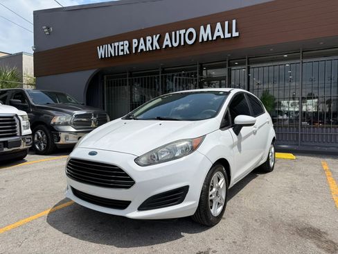 Used 2017 Ford Fiesta SE FWD image 1
