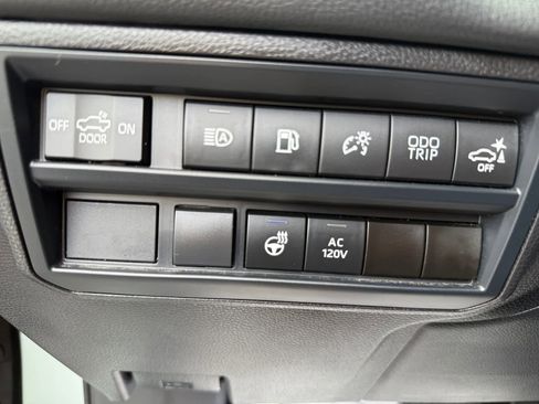 Used 2024 Toyota Tundra Limited AWD/4WD image 20