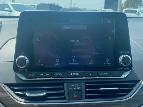 Used 2024 Nissan Altima 2.5 SV FWD image 18