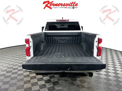 Used 2024 Chevrolet Silverado 2500 LT image 29