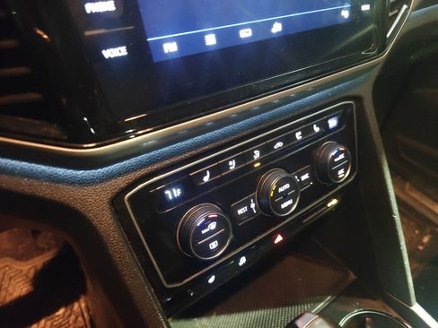 Used 2020 Volkswagen Atlas SEL R-Line image 9