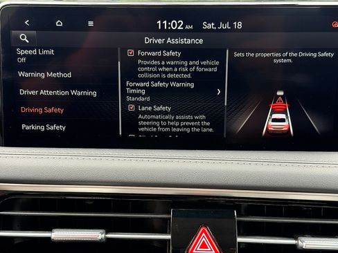 Used 2025 Genesis G70 2.5T AWD/4WD image 33
