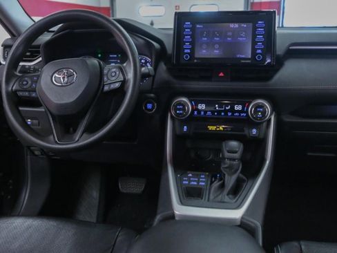 Used 2021 Toyota RAV4 XLE AWD/4WD image 26