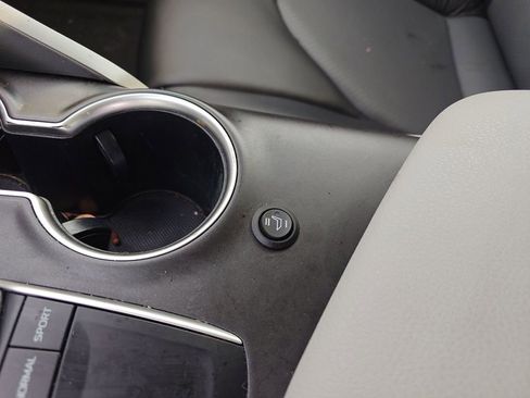 Used 2023 Toyota Camry LE image 10