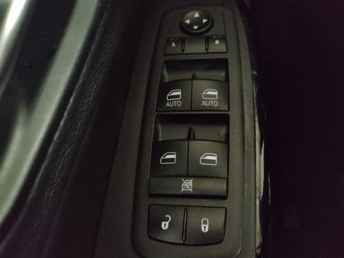 Used 2023 Jeep Cherokee Altitude Lux image 27