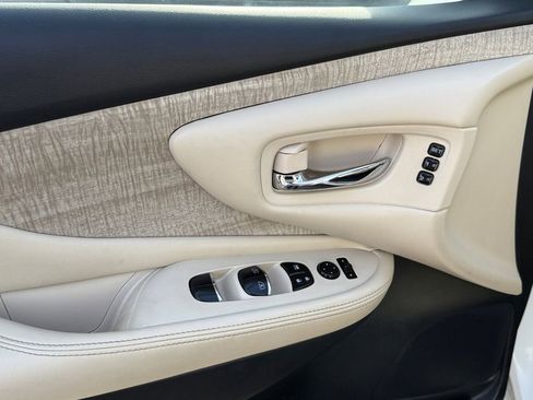 Used 2020 Nissan Murano SL w/ Moonroof Package image 16