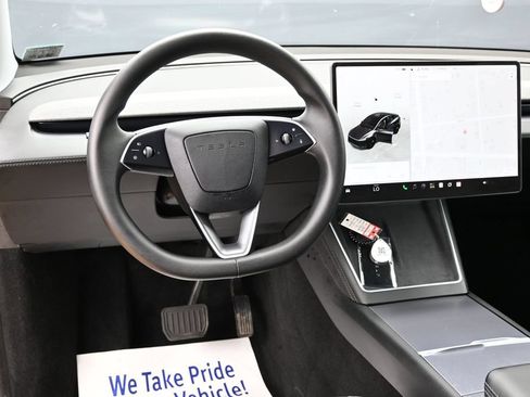 Used 2026 Tesla Model Y Long Range RWD image 37