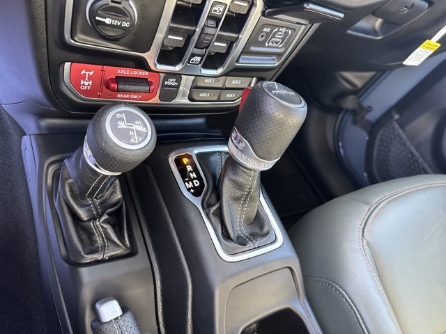 Certified 2025 Jeep Gladiator Mojave AWD/4WD image 35