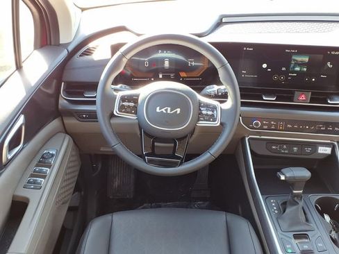 New 2026 Kia Carnival image 2