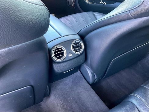 Used 2018 Mercedes-Benz E 300 image 32