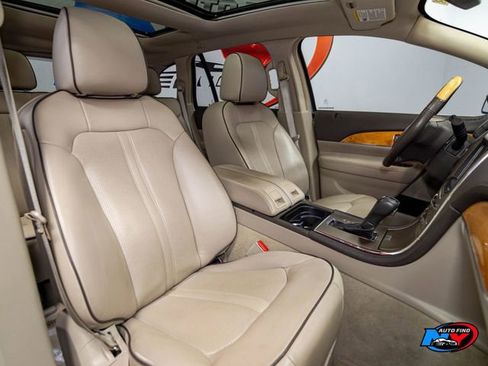 Used 2012 Lincoln MKX FWD image 23