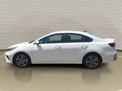 Used 2024 Kia Forte LXS FWD image 8