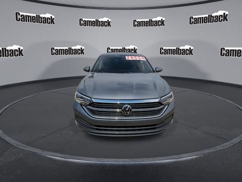 Used 2023 Volkswagen Jetta SE w/ Panoramic Sunroof Package FWD image 2