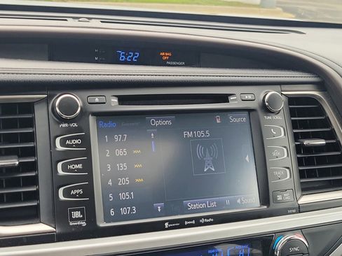 Used 2016 Toyota Highlander Limited AWD/4WD image 28