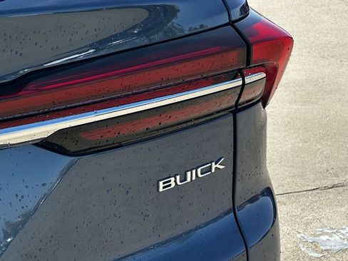 Used 2025 Buick Enclave Preferred image 8
