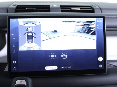 Used 2025 Land Rover Defender 110 S image 28