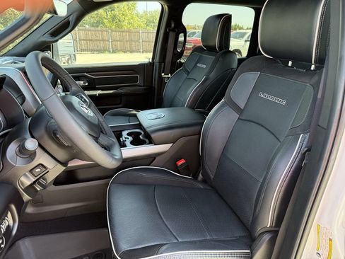 Used 2025 RAM 3500 Laramie AWD/4WD image 25