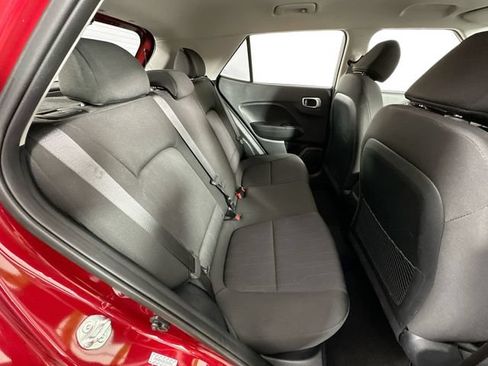 Used 2024 Hyundai Venue SE FWD image 25