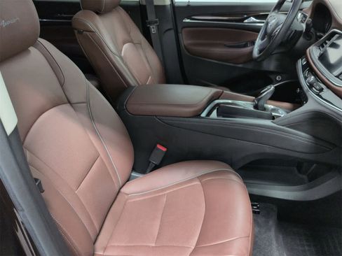 Used 2021 Buick Enclave Avenir w/ Avenir Technology Package image 24